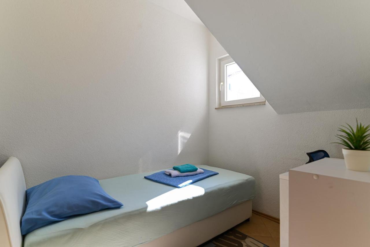 Apartmani Cesarica トロギール エクステリア 写真