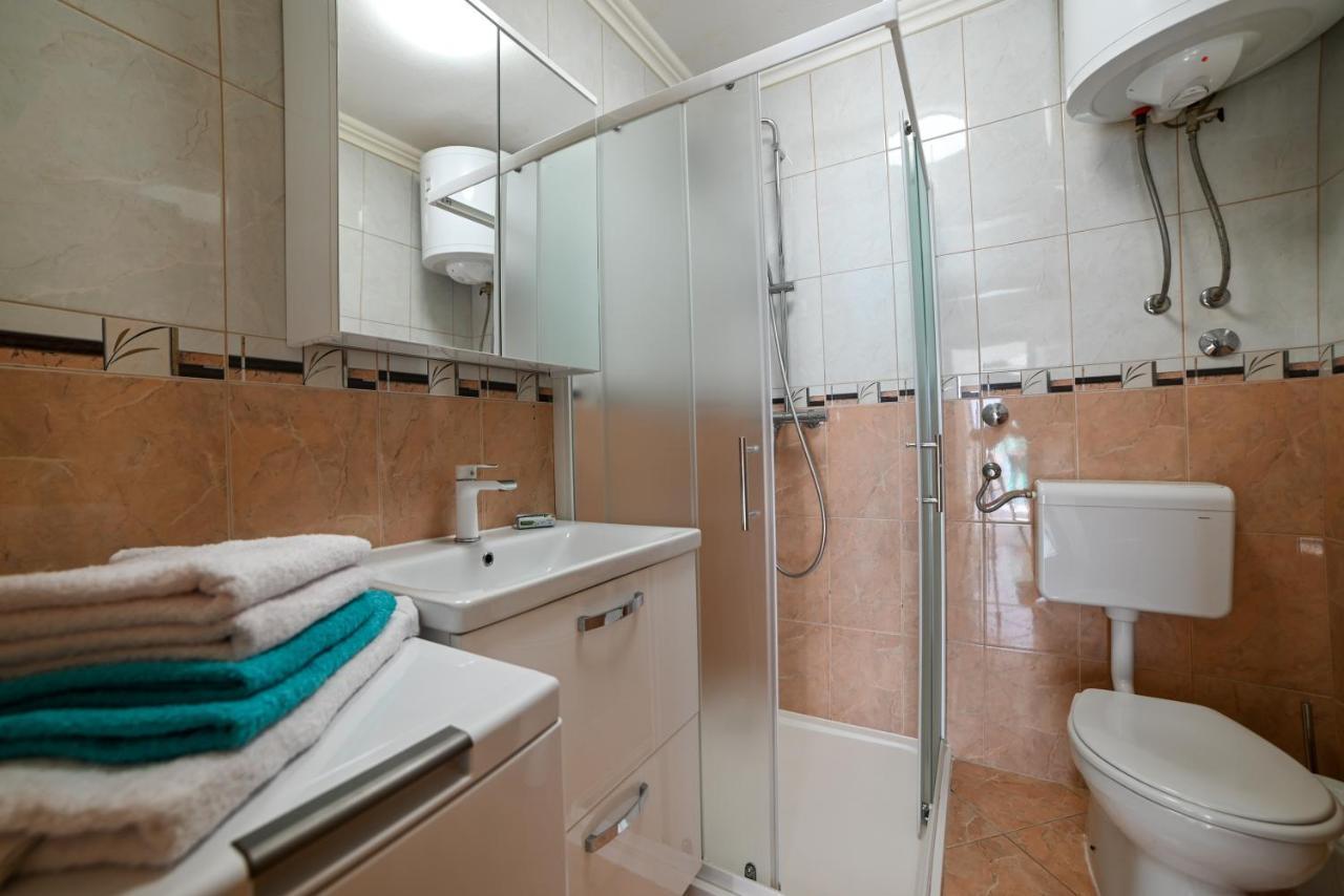 Apartmani Cesarica トロギール エクステリア 写真