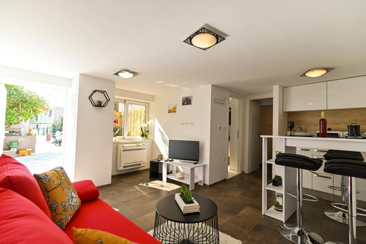 Apartmani Cesarica トロギール エクステリア 写真