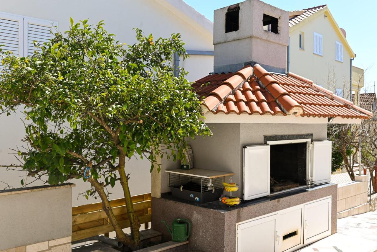 Apartmani Cesarica トロギール エクステリア 写真
