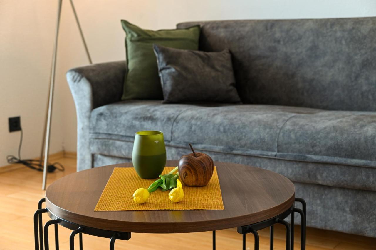 Apartmani Cesarica トロギール エクステリア 写真