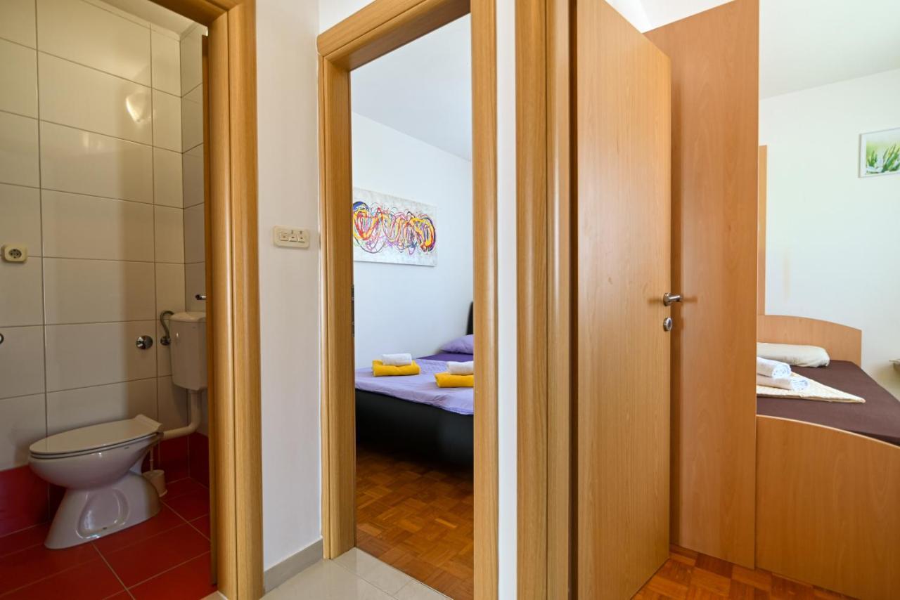 Apartmani Cesarica トロギール エクステリア 写真