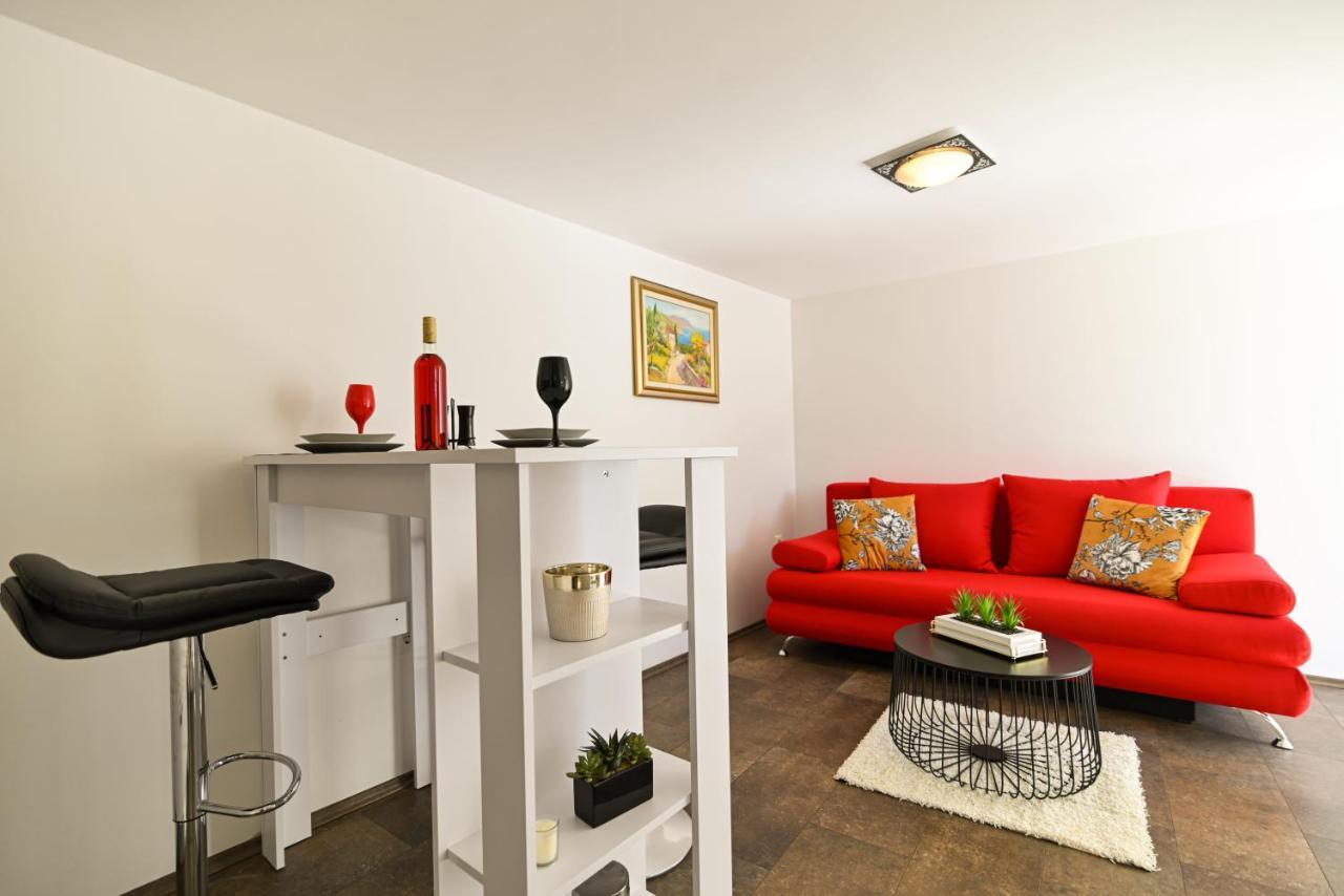 Apartmani Cesarica トロギール エクステリア 写真